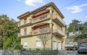 Stunning Apartment In Fosdinovo - Giucano