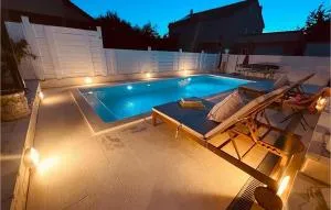 Awesome Home In Trilj - Košute