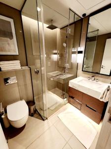 Apartments with three bedrooms at address hotel