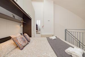 Romana Loft
