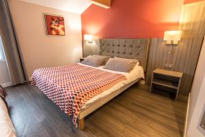 Hotels Brit Hotel Confort Foix : Suite Standard
