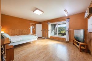 Feel the Warmth of Gangneung