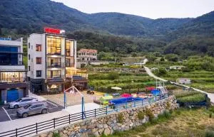 Geoje Harakeke Pension - Geoje