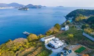 Geoje Star Marine Pool Villa - Geoje