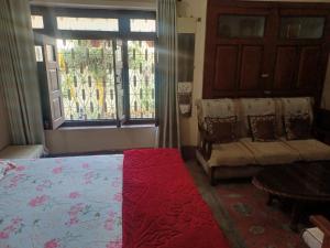 Executive Stay for Tourists & Spiritual Travelers