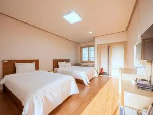 Jeju Amor House Oceanview Oreum - Yŏnp'yŏng-ni