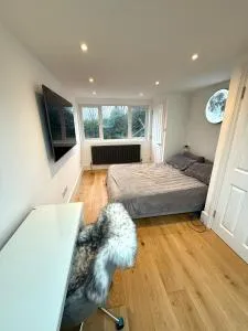 Greater London Getaway - Enfield Lock