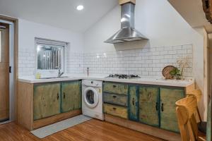 Jeju Wooden Attic Pension