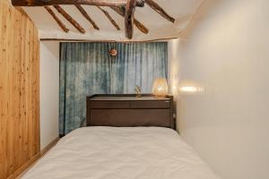 Jeju Wooden Attic Pension