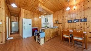 Yangyang hwansangeui seong pension