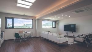 Sorok Stay Gamseung Sookso