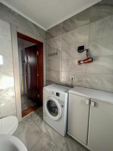 Котедж Шум Черемоша на березі річки