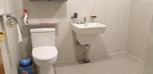 Full Moon Dalbawi Pension