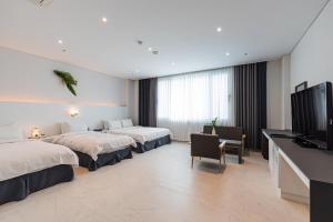 Yeosu Staythedelight Hotel