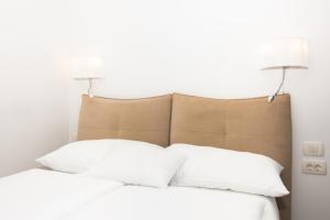 Thomass cozy room with Breakfast