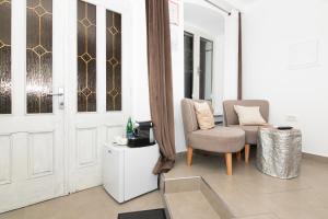 Thomass cozy room with Breakfast