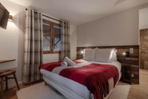 Chalet des Eaux Rousses -Renove -Prive - Vues 360 Mont Blanc