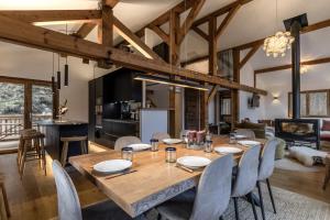Chalet des Eaux Rousses -Renove -Prive - Vues 360 Mont Blanc