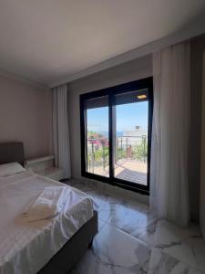 Lüks Deniz ve Doğa Manzaralı Yazlık Ev