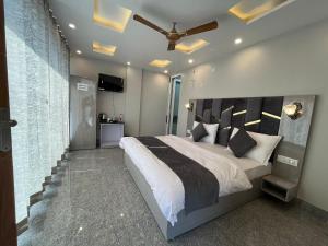 Hotel Grand Safari