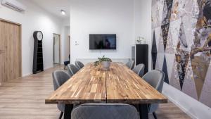 Exlcusive & Central Elizabeth24 Grand Suite