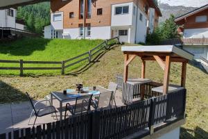 Chalet Lärchenheim, central SaasFee close to AlpinExpress