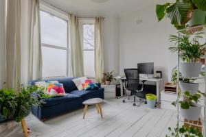 Homely 2BD Flat with Private Garden North London