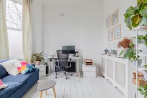 Homely 2BD Flat with Private Garden North London