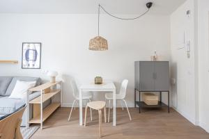 Modern 1 bedroom apartments near Drassanes