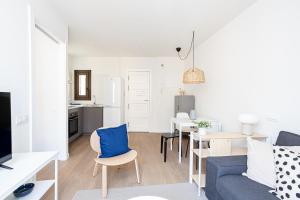 Modern 1 bedroom apartments near Drassanes