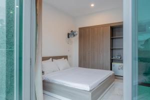 Red Coral Hotel