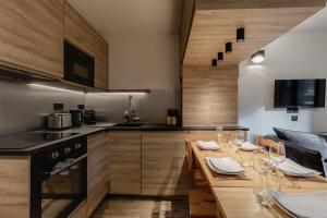 Kinabalu - Vue Mt Blanc Range Les houches center