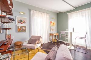 Chic Spanish Steps Retreat