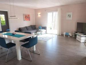 Gasmim79 - Maison pour 6 personnes située dans un parc arboré avec piscine proche de St Tropez et ses plages