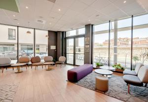 Hotels B&B HOTEL Toulon Centre Gare : photos des chambres