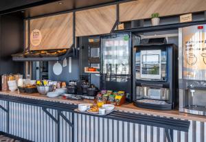 Hotels B&B HOTEL Evian Publier : photos des chambres