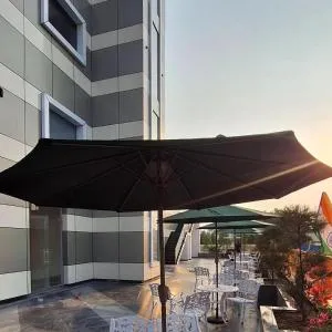 Hotel Royal Orbit - Bānda