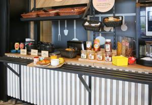 Hotels B&B HOTEL Reims Croix Blandin : photos des chambres
