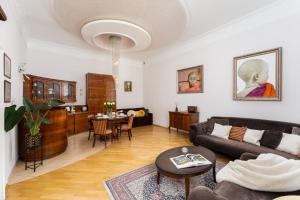 Św Tomasza Old Town, Sun & Snow