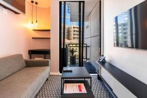 Flamingo 405 - Sea Point Studio Apartment