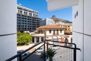 Flamingo 404 - Sea Point Studio Apartment