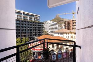 Flamingo 405 - Sea Point Studio Apartment