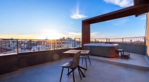 Anele Luxury Suites - Roof Top Jacuzzi