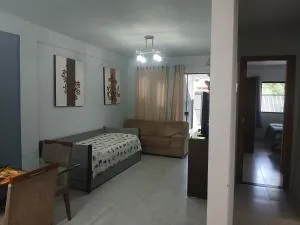 Gostosa casa de praia, à 700 metros da Meia-Praia - 纳韦甘蒂斯