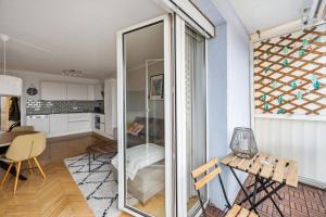 Zentrales park-side Apartment - 2BR - free parking - 2 Balkone