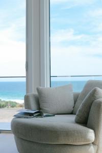 Oceanview Escape - Luxe Coastal Retreat with Hot Tub