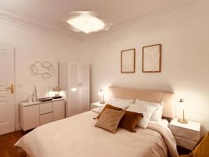 Paris Moments, Your Moments