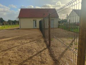 Maisons de vacances Un amour passionnel,love room,15 min du zoo,piscine couverte et chauffee d-avril a octobre a partager avec d-autres logements et elle est privatisee de 20h a 22h : photos des chambres