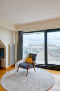 Spacious duplex with beautiful view near the sea