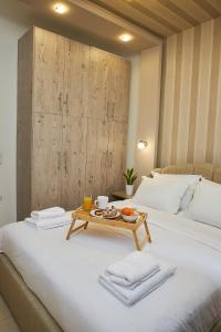 Kamara bound in the Heart of Thessaloniki Center by BiNoBi!